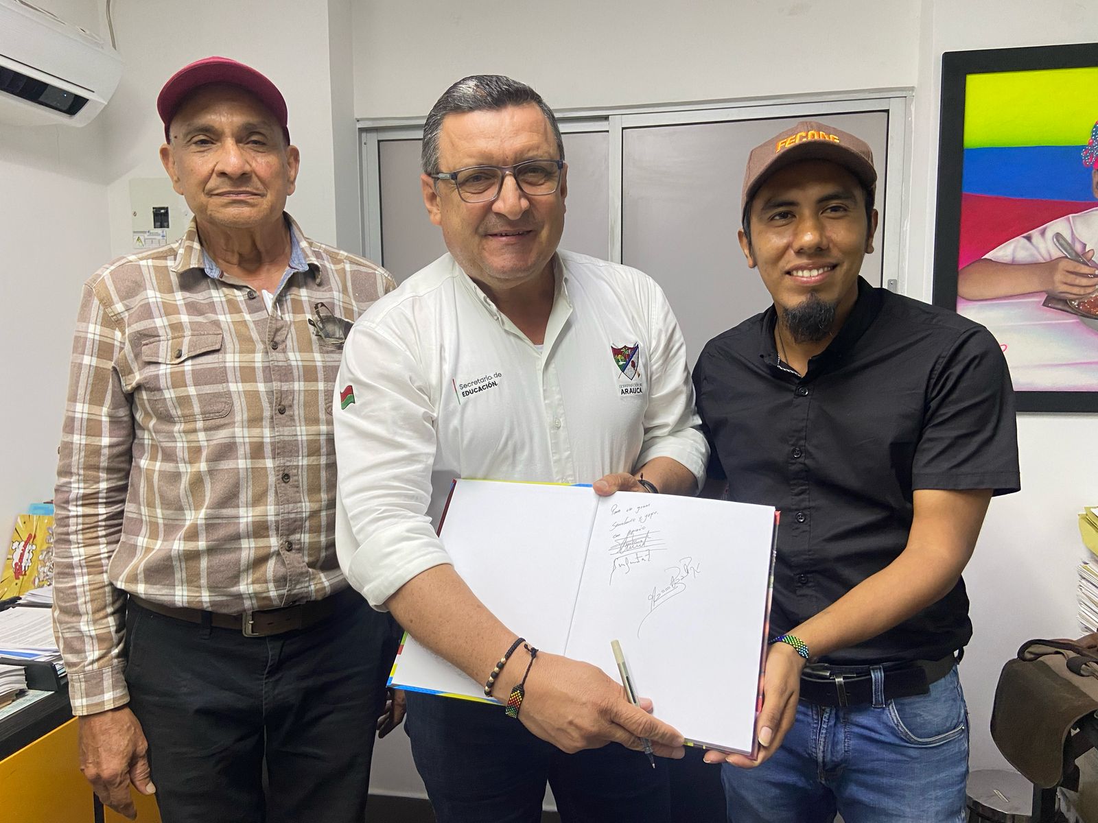 Edición impresa del PEC de la Nación Ancestral Uwa (1)